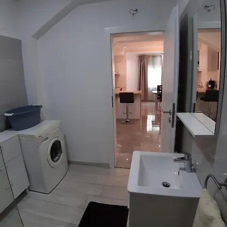 Noah Apartment